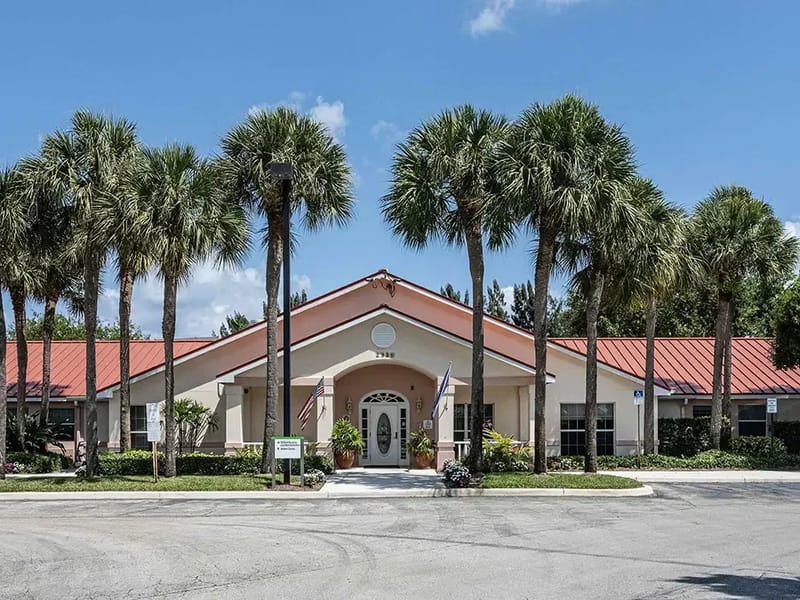 Arden Courts Of West Palm Beach - Assisted Living in West Palm Beach, FL photo 2