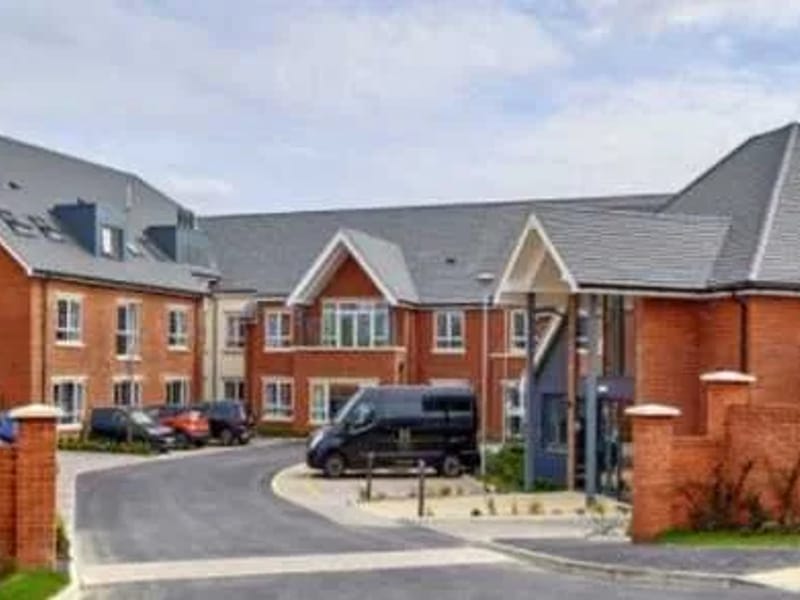 Lace Hill Manor Care Home - Nursing Home in Buckingham, England photo 2