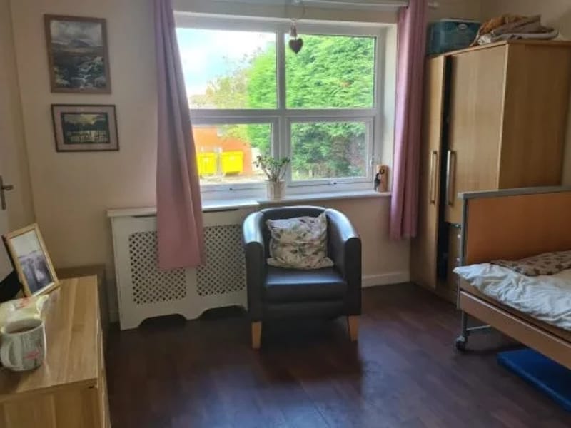 Evergreen Lodge - Nursing Home in Birkenhead, England photo 2
