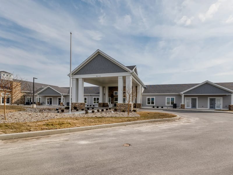 Cedarhurst Of Fort Wayne - Assisted Living in Fort Wayne, IN photo 2