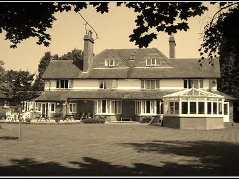 Staverton - Assisted Living in Wokingham, England photo 2