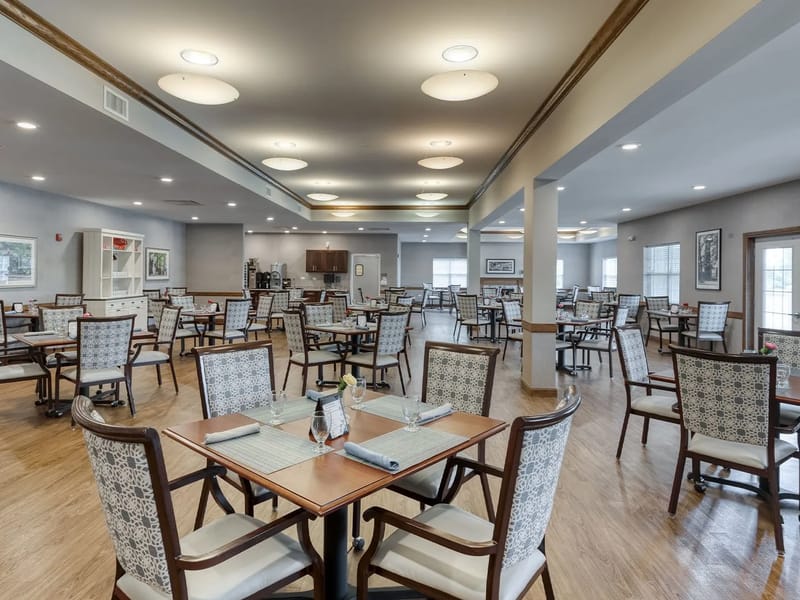 Cedarhurst Of Naperville - Assisted Living in Naperville, IL photo 3