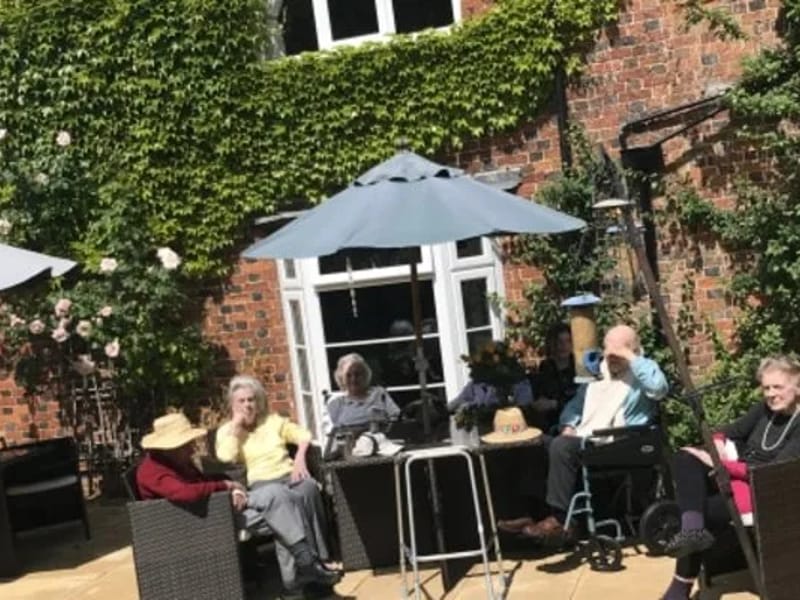 Lime Tree Court Limited - Assisted Living in Buckingham, England photo 4