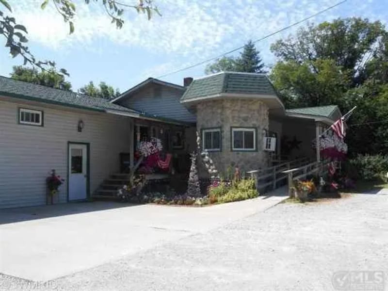 Bush Creek Manor - Assisted Living in Whitehall, MI photo 1
