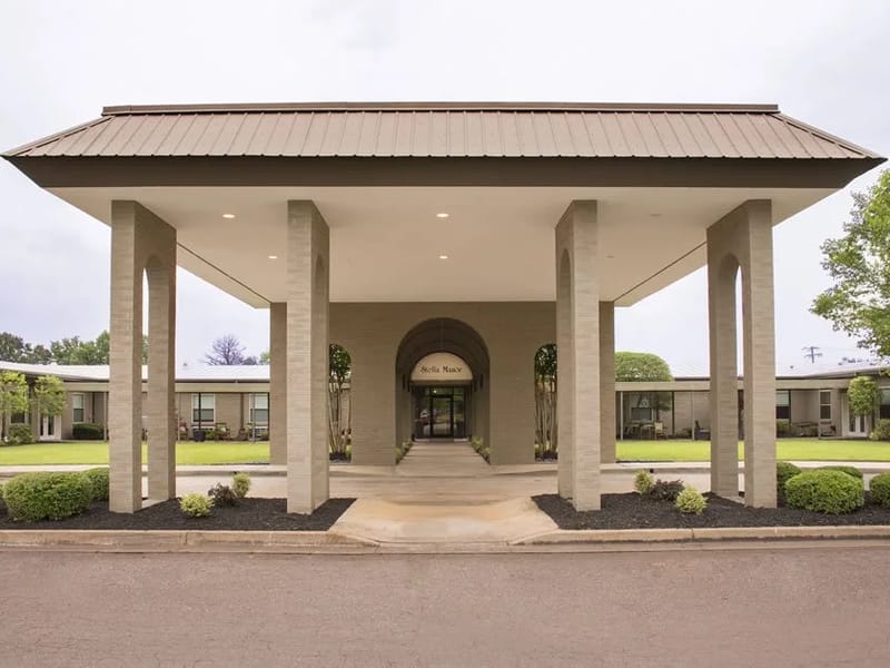 Stella Manor Nursing and Rehabilitation Center - Nursing Home in Russellville, AR photo 2