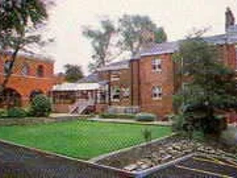 Werneth Lodge Care Home - Nursing Home in Oldham, England photo 2