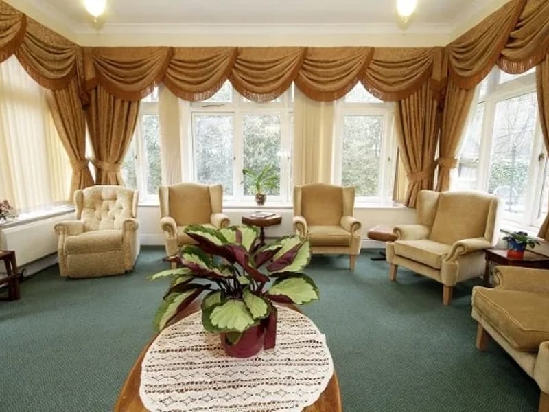 Moorlands Nursing Home - Nursing Home in Lightwater, England photo 1