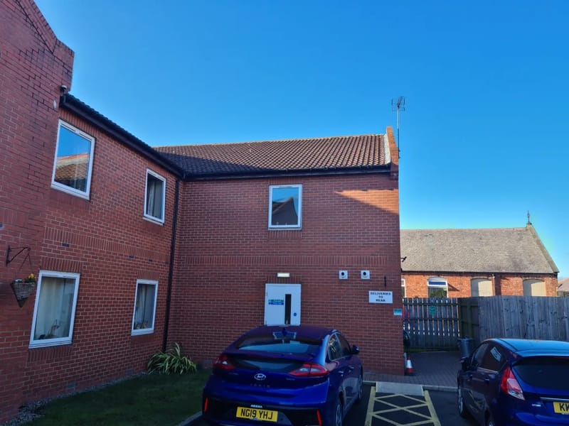 Holly Lodge Care Home - Nursing Home in Shildon, England photo 3