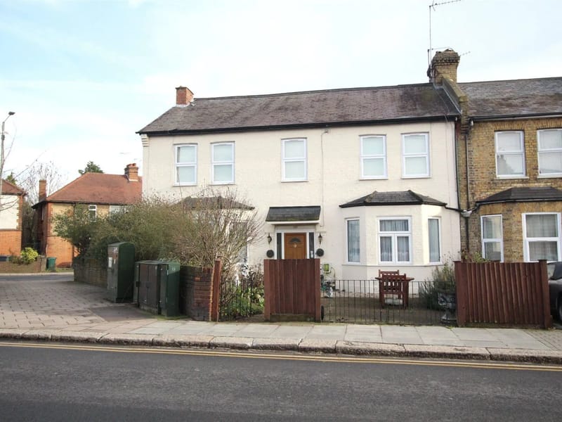 Castlewood Road - Assisted Living in Barnet, England photo 3