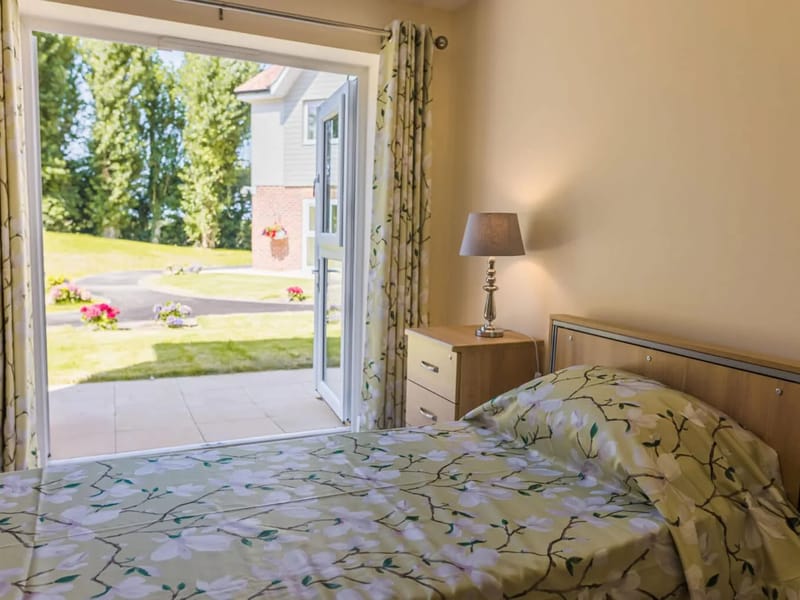 Whiteoaks Rest Home in Fareham, England photo 2
