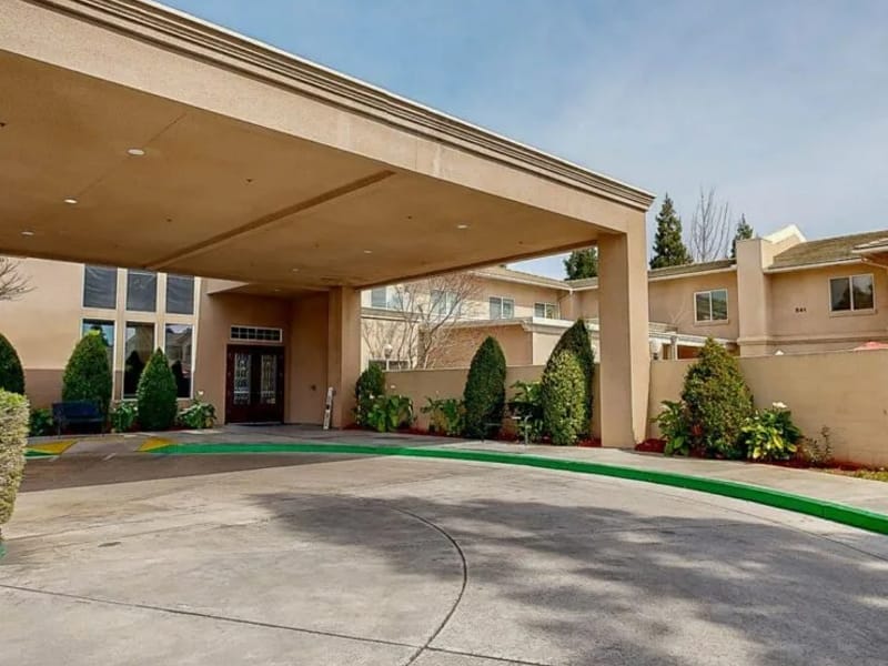 Cedar Creek Senior Living - Assisted Living in Madera, CA photo 2