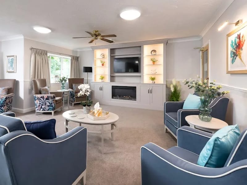 Queens Court Care Home - Nursing Home in Buckhurst Hill, England photo 1