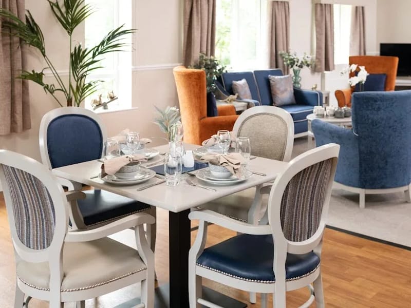 Queens Court Care Home - Nursing Home in Buckhurst Hill, England photo 5