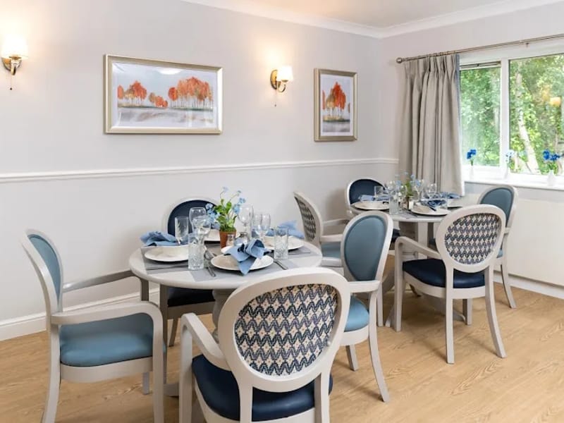 Queens Court Care Home - Nursing Home in Buckhurst Hill, England photo 4