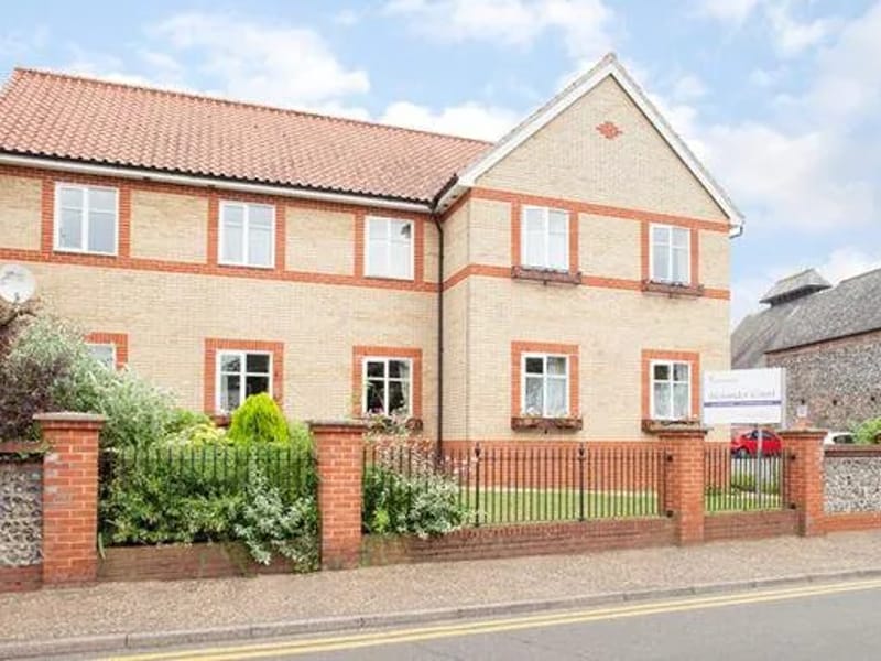 Alexander Court - Assisted Living in Thetford, England photo 2