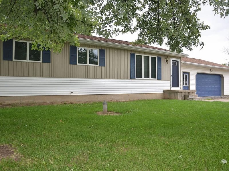 Circle Drive Home — Assisted Living, Fairgrove, MI · photo 2