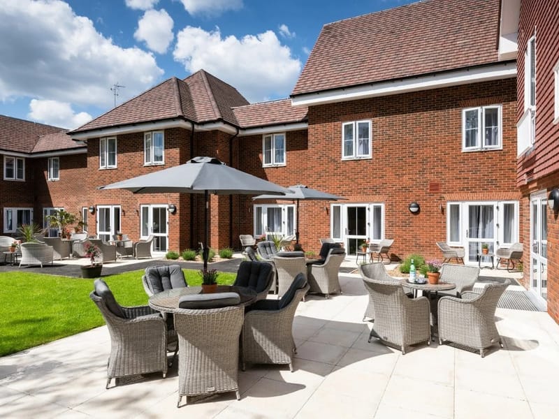 Hallmark Banstead Manor Luxury Care Home - Nursing Home in Banstead, England photo 2