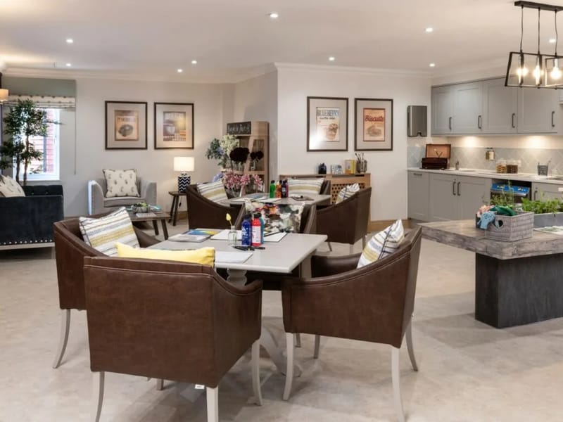 Hallmark Banstead Manor Luxury Care Home - Nursing Home in Banstead, England photo 3