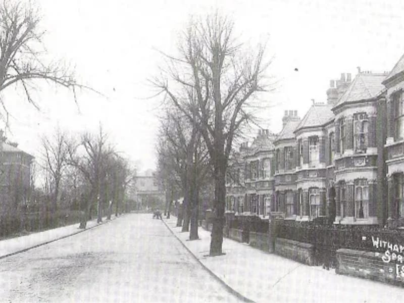 Spring Grove Road - Assisted Living in Isleworth, England photo 3