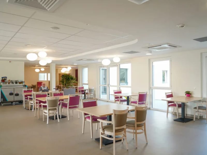 Ehpad La Maison Du Rocher - EHPAD in LAVAL, Pays de la Loire photo 3
