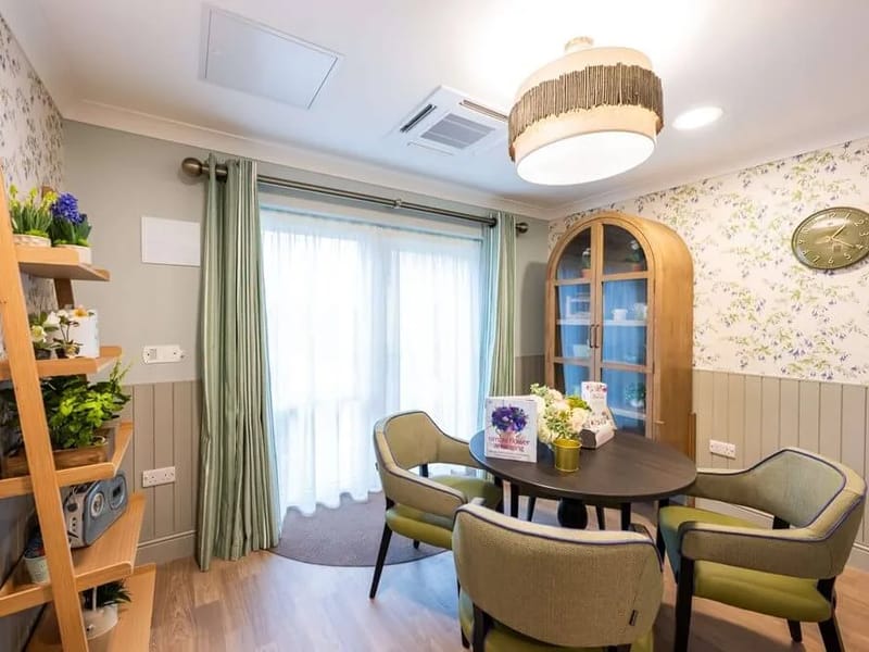 Bailey Lodge Care Home - Nursing Home in Saffron Walden, England photo 3