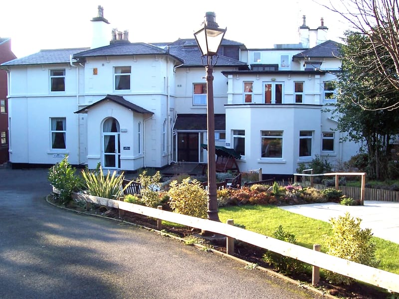 Abbeyfield Lear House - Assisted Living in Wirral, England photo 2