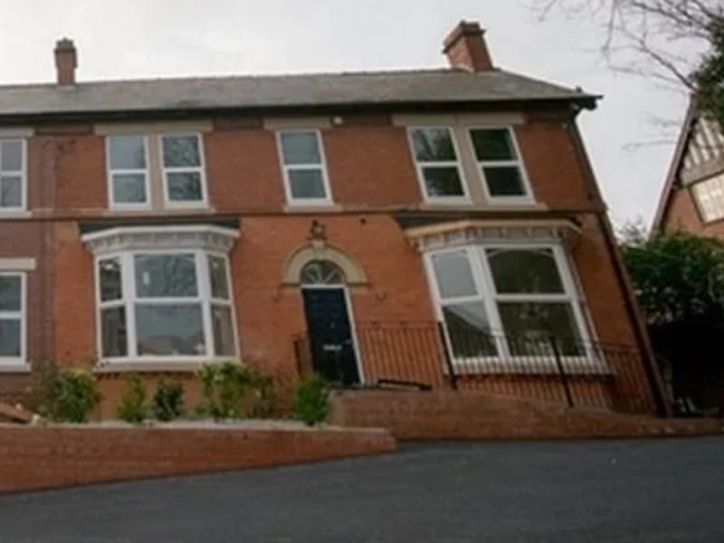 Lime Tree House in Chesterfield, England photo 2