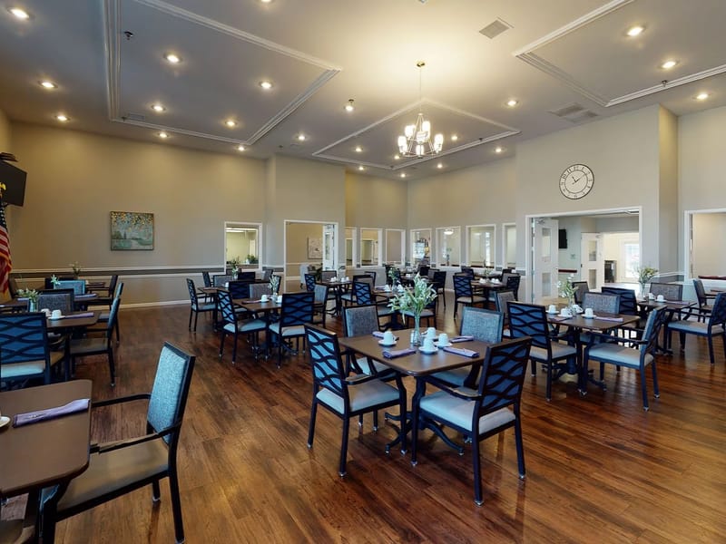 Cedarhurst Of Highland - Assisted Living in Highland, IL photo 3