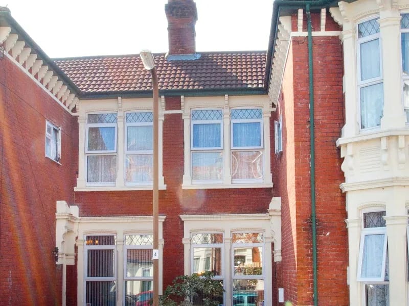 The Lawn Residential Care Home - Nursing Home in Alton, England photo 2
