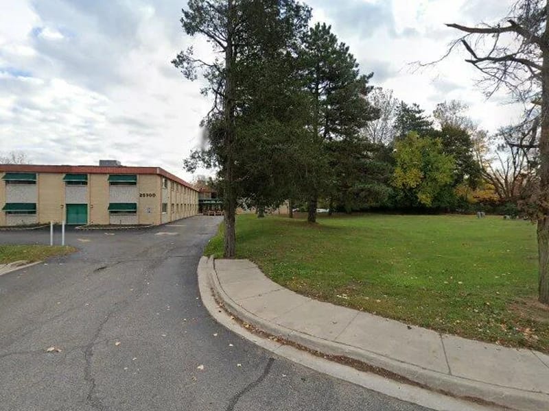 Lahser Hills Care Centre - Nursing Home in Southfield, MI photo 2