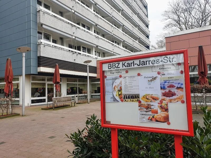 Seniorenzentrum Karl-Jarres-Straße - Pflegeheim in Duisburg, Nordrhein-Westfalen photo 8