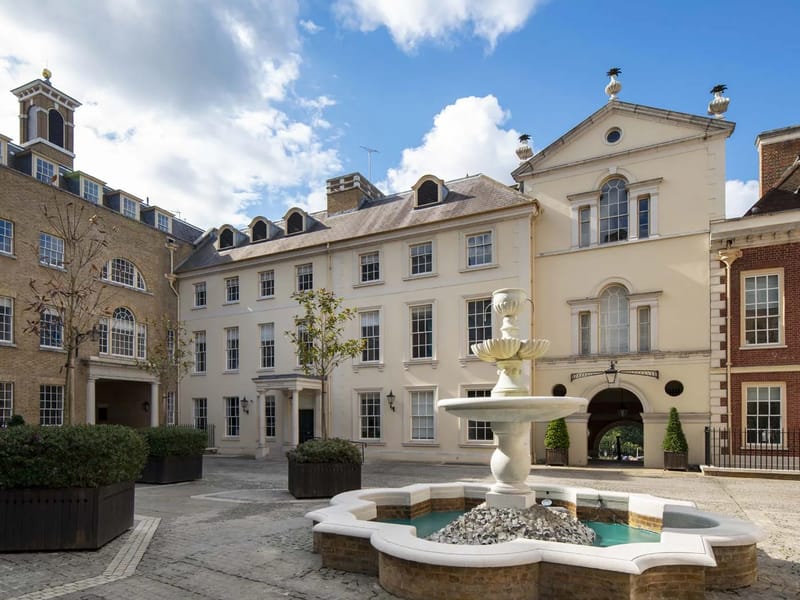 Cecil Court - Assisted Living in Richmond, England photo 3