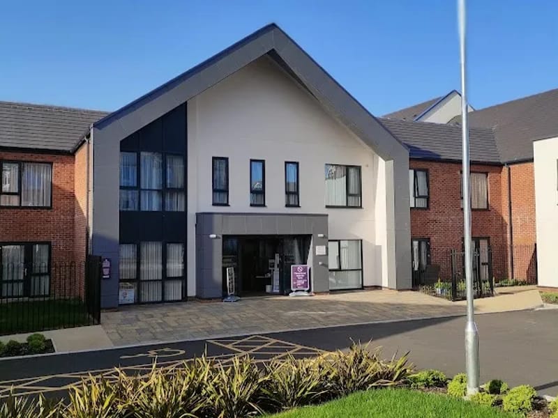 Parsons Grange - Nursing Home in Reading, England photo 9