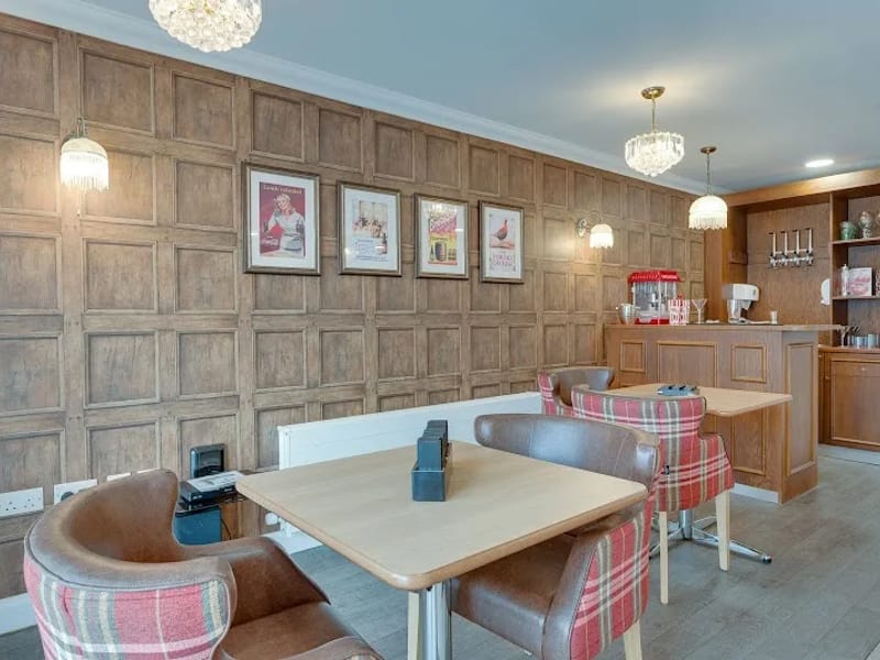 Parsons Grange - Nursing Home in Reading, England photo 5