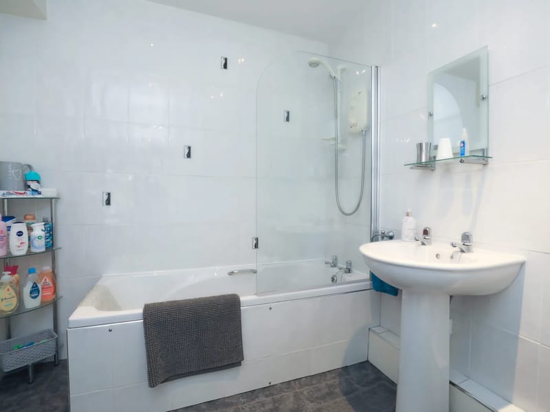 Manor Farm Residential Home - Assisted Living in Bath, England photo 2