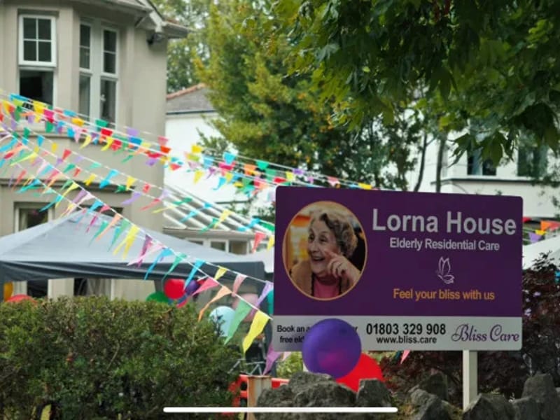 Lorna House - Assisted Living in Torquay, England photo 3