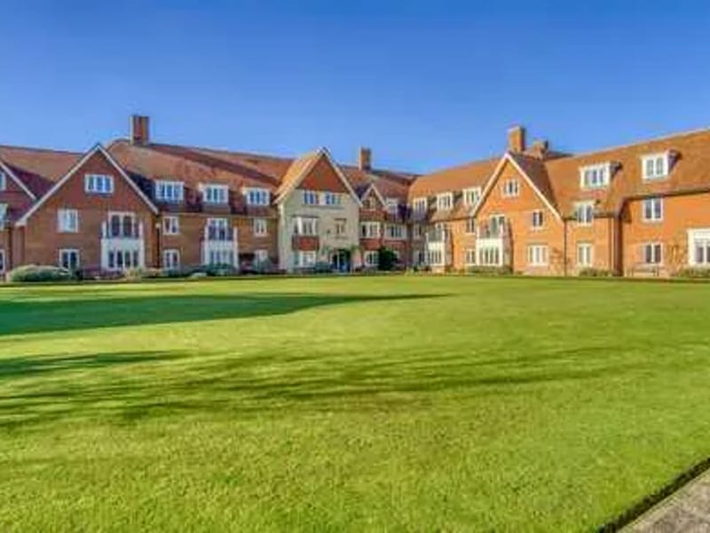 Ferendune Court - Assisted Living in Oxford, England photo 2