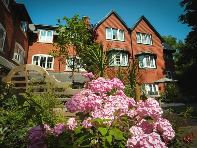 Hallmark Henley Manor Luxury Care Home - Nursing Home in Henley-On-Thames, England photo 2