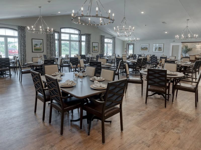 Cedarhurst Of Farmington - Assisted Living in Farmington, MO photo 2