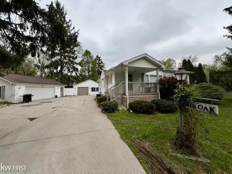 Crossroads Home - Assisted Living in Mount Morris, MI photo 1