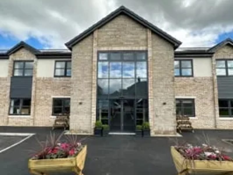 Wingfield Road - Assisted Living in Trowbridge, England photo 2