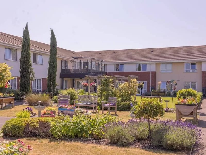 Glastonbury Court - Nursing Home in Bury St Edmunds, England photo 3