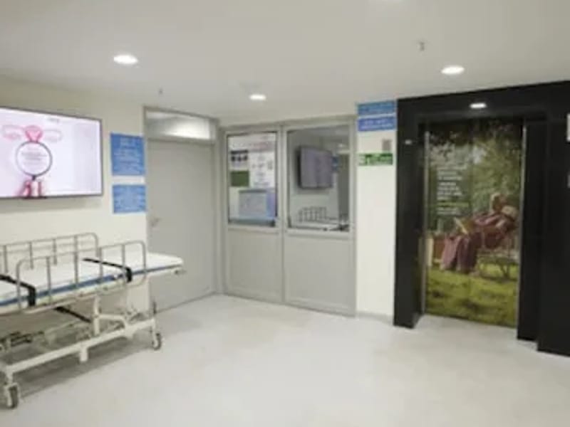 HCG Hospitals (A Unit of Healthcare Global Enterprises Limited) in Ahmedabad, Gujarat photo 2