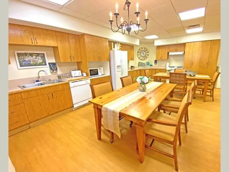 Almavia Of Camarillo - Assisted Living in Camarillo, CA photo 3