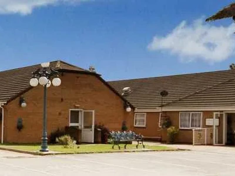 Ernelesthorp Manor & Lodge - Assisted Living in Doncaster, England photo 3