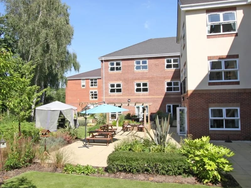 Alder House Care Home - Nursing Home in Nottingham, England photo 1
