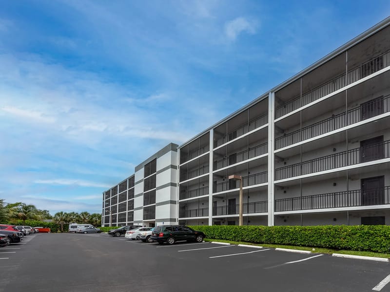Grand Court Lakes - Assisted Living in North Miami, FL photo 1