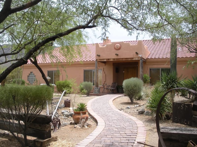 Beautiful Assisted Living Home - Adult Day Care in Laveen, AZ photo 2