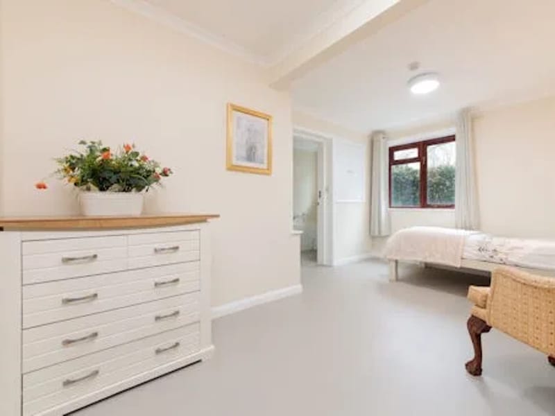 Oasis Care Hillingdon in Uxbridge, England photo 2