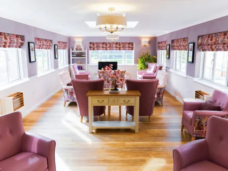 Kingsclere Court - Assisted Living in Westcliff-On-Sea, England photo 5